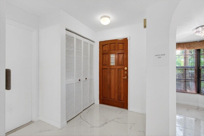 Building Photo - 7865 La Mirada Dr