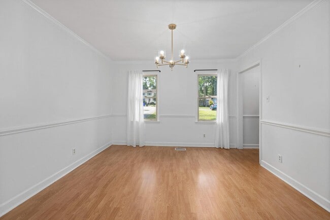 Building Photo - 3804 Zenith Pl