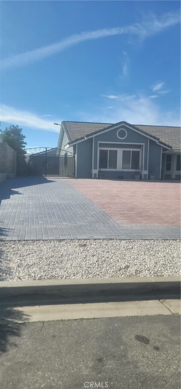 Building Photo - 8554 Wild Pony Dr