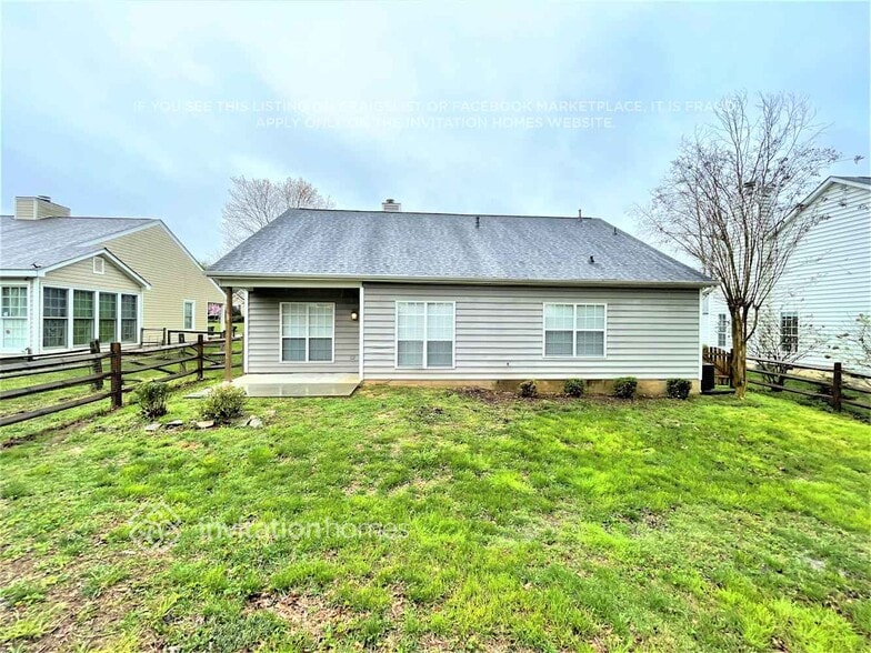 Building Photo - 594 Viking Pl SW