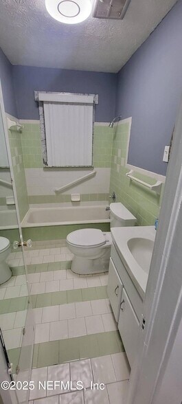 Building Photo - 1243 W 29th St