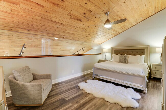 Building Photo - 204 Old Meadow Way