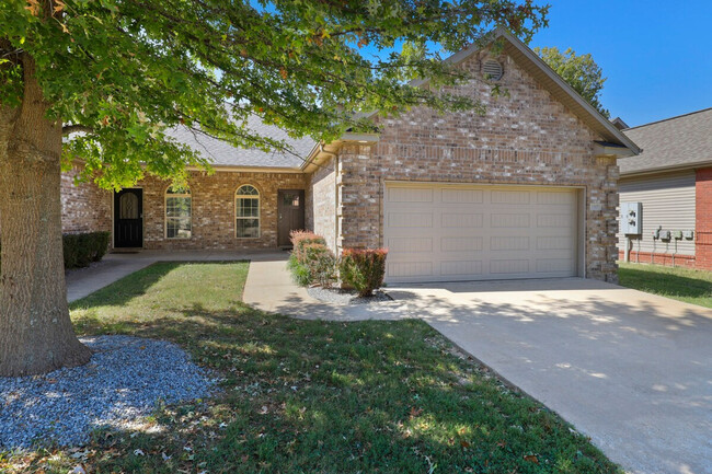 Building Photo - 1517 NW Bell Royal Ct