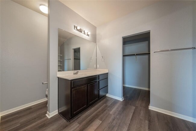 Building Photo - 414 Pentire Way