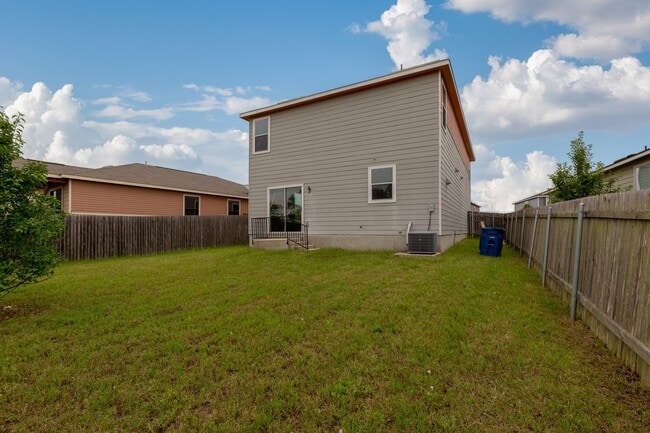 Building Photo - Large Two Story Home Only Minutes From Aus...