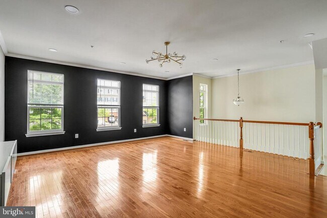 Building Photo - 23210 Roberts Tavern Dr