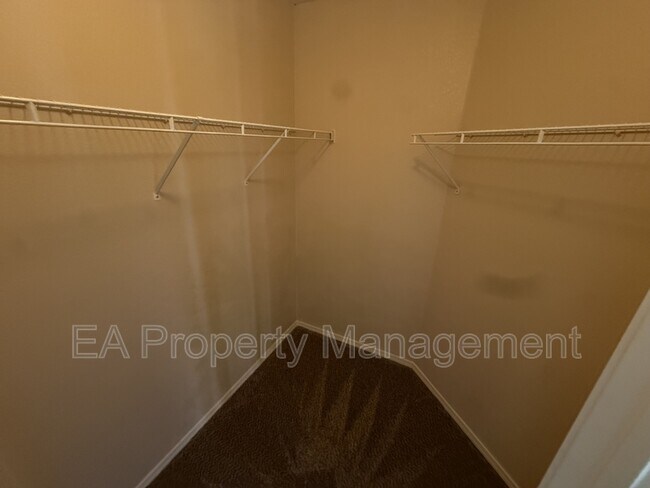 Building Photo - 12516 Snowmass Way NE
