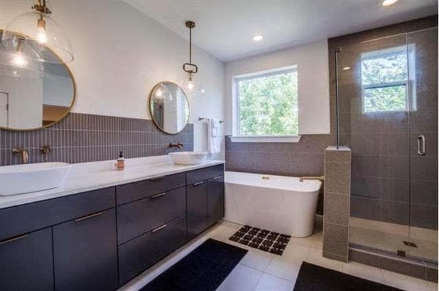 Building Photo - 10803 Mandalay Dr