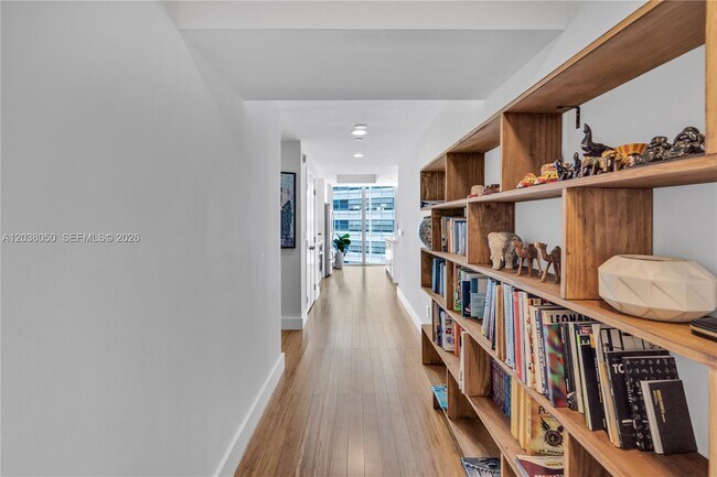 Building Photo - 888 Biscayne Blvd