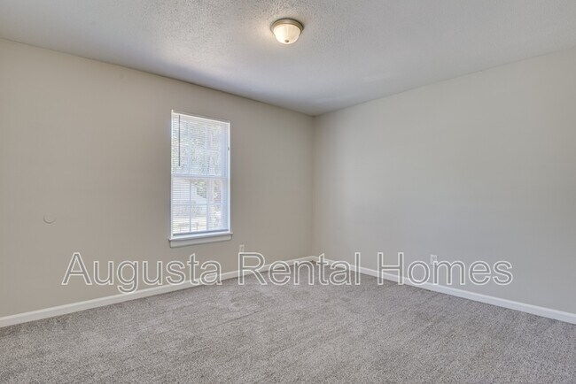Building Photo - 158 Chalet North CT