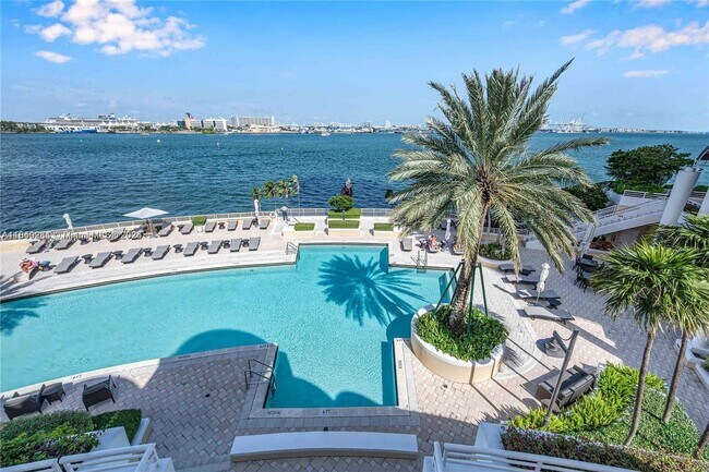 Building Photo - 848 Brickell Key Dr