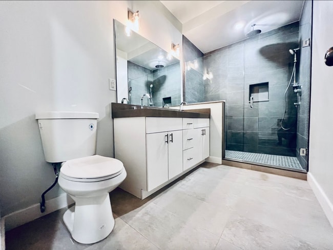 Building Photo - 1421 N Franklin St