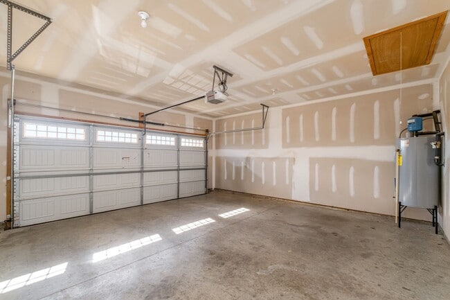 Building Photo - Beautiful, Like-New 3-Bedroom Home in Bell...