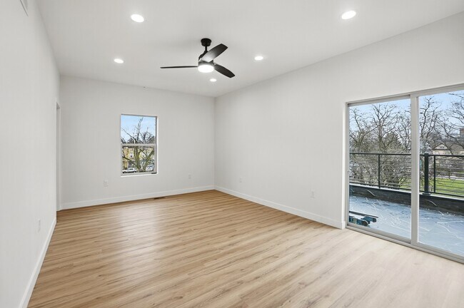 Building Photo - 412 St Clair Ave