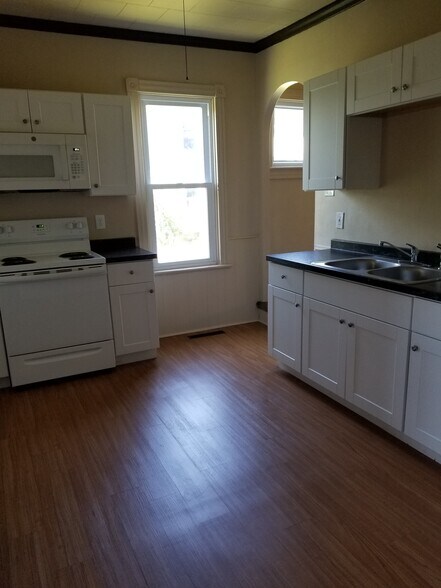 new kitchen - 223 Iron St