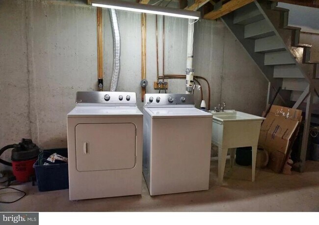 Building Photo - 206 S Snowdon Ct