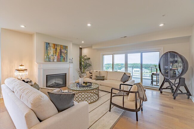 Building Photo - 5211 Highpointe Lakes Dr
