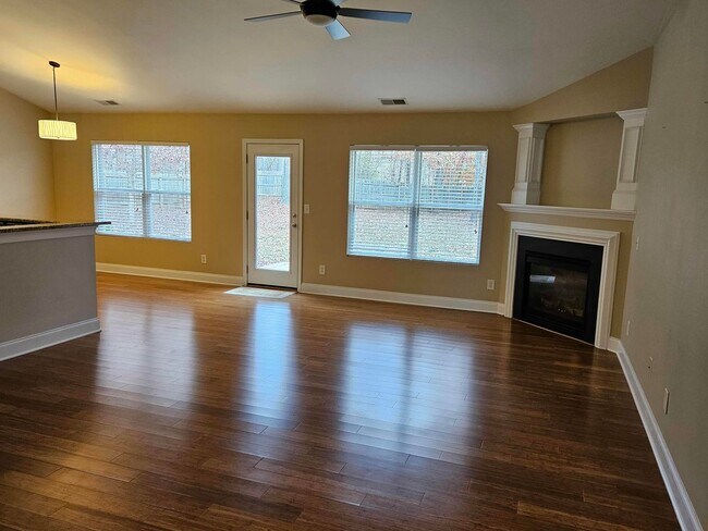 Building Photo - Troutman Area - 3 BR / 2 BA + Bonus Room & Garage