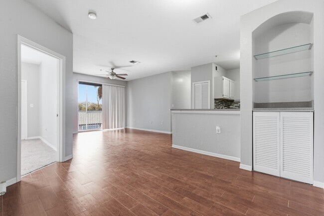 Building Photo - 5507 Legacy Crescent Pl