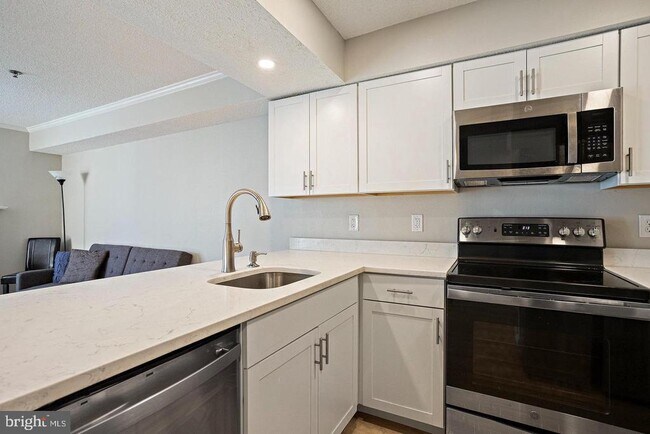 Building Photo - 1504 Lincoln Way