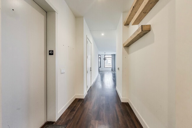 Building Photo - 36 N Carpenter St