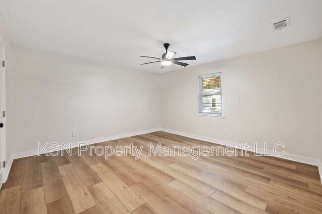 Building Photo - 286 Cushing Dr