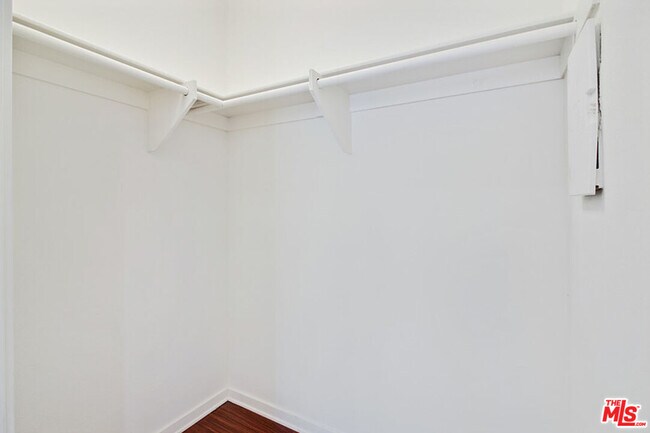 Building Photo - 12132 Hart St