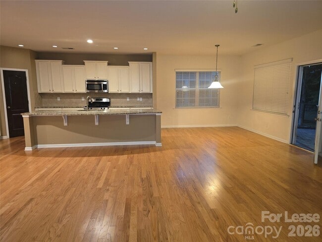 Building Photo - 5021 Kinross Ln