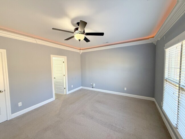 Building Photo - 218 Woodgrove Dr NW