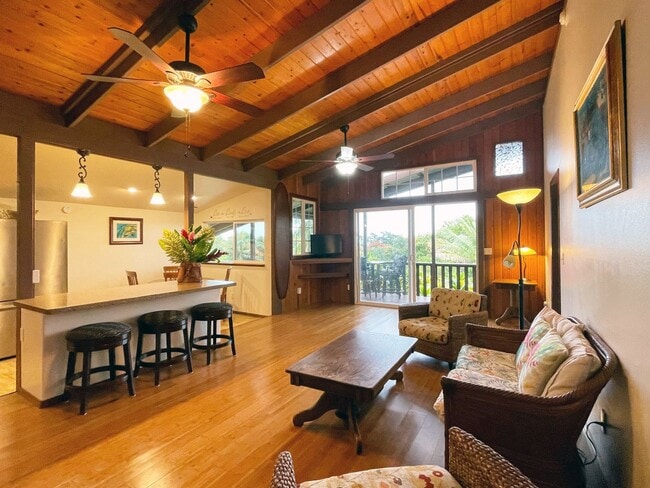 Building Photo - Charming Hamakua Coast Furnished Rental Available: 2 BR / 1.75 BA