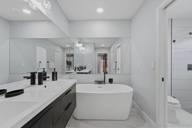 Building Photo - 606 Juniper Pl