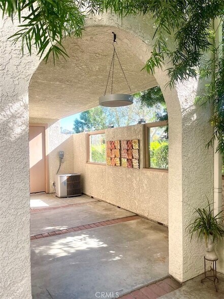 Building Photo - 26592 Las Palmas