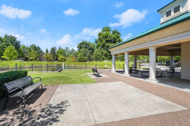 Building Photo - Just Listed!! 2 Bedroom, 2.5 Bathroom Townhouse in Arbor Villebois!