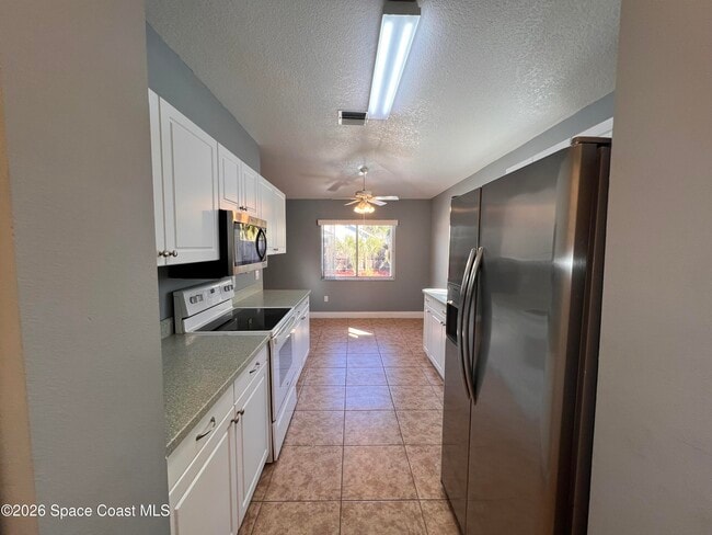 Building Photo - 2565 Ventura Cir