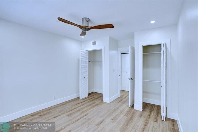 Building Photo - 1407 NE 56th St