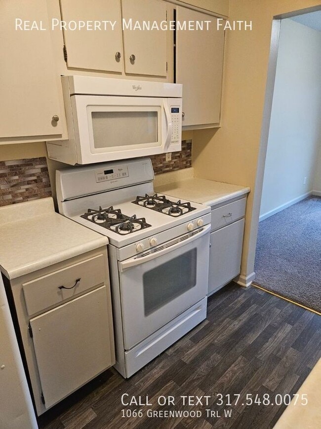 Building Photo - 1066 Greenwood Trail W Dr