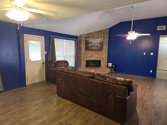 Building Photo - 18930 Pine Trace Ct