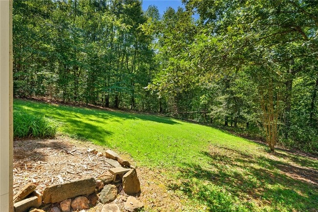 Building Photo - 307 Willow Brook Ln