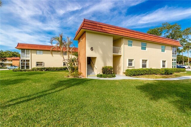 Building Photo - 6 Vista Palm Ln