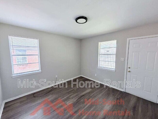 Building Photo - 1353 Fairfax St