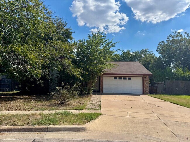 Primary Photo - 1203 Yorkshire Ln