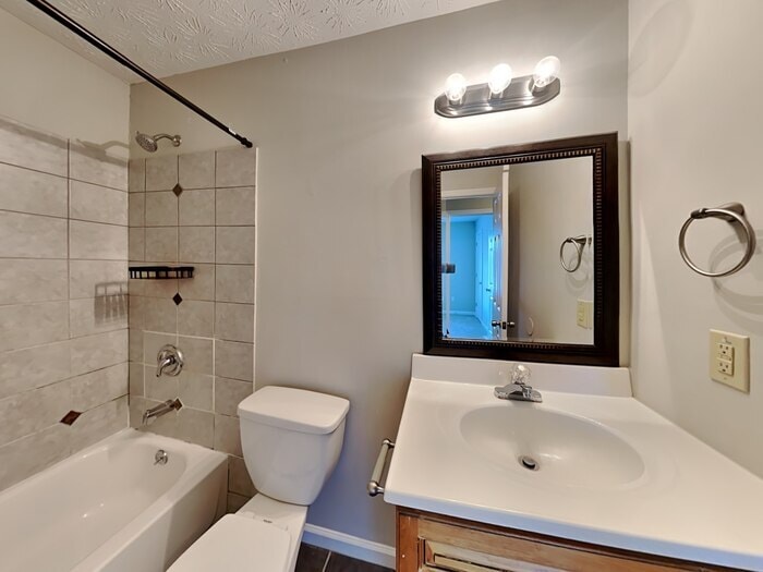 Building Photo - 6156 Raleigh Oaks Ct