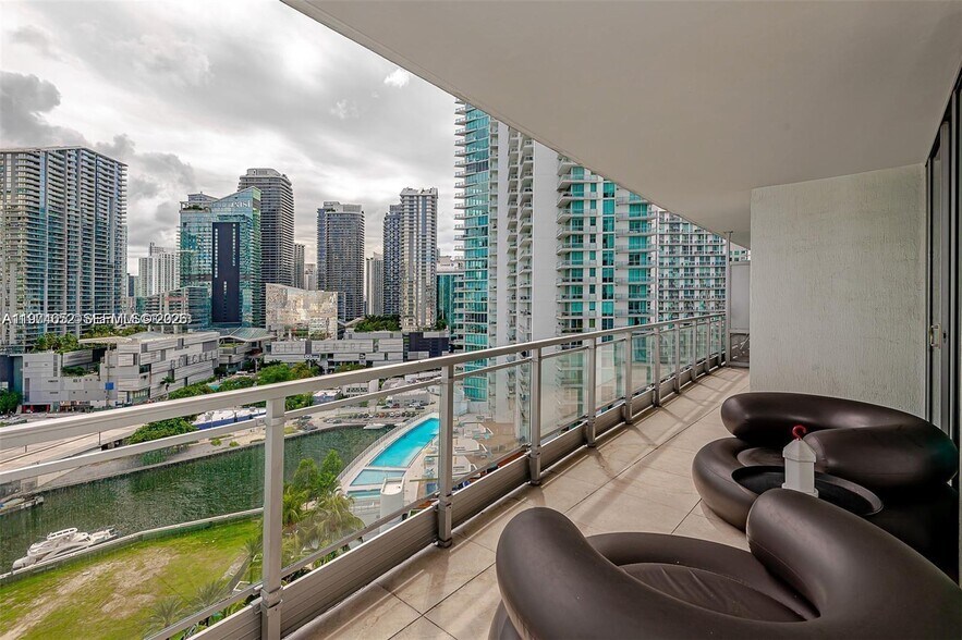 Building Photo - 90 SW 3rd St