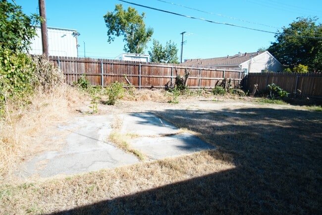 Building Photo - 2739 Kroy Way