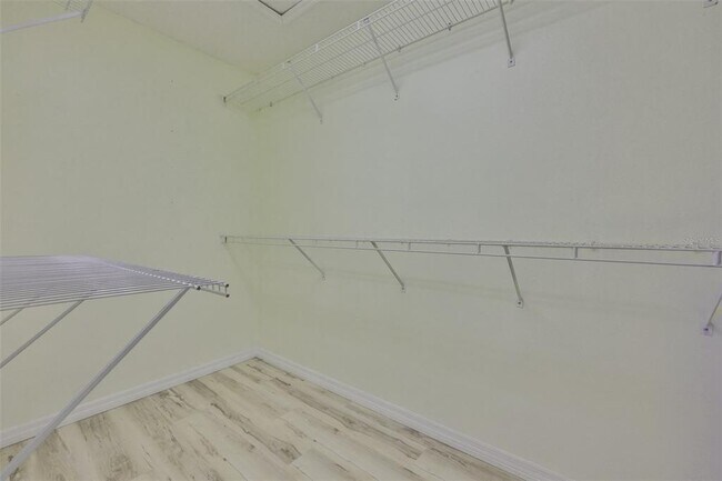 Building Photo - 219 Island Water Way