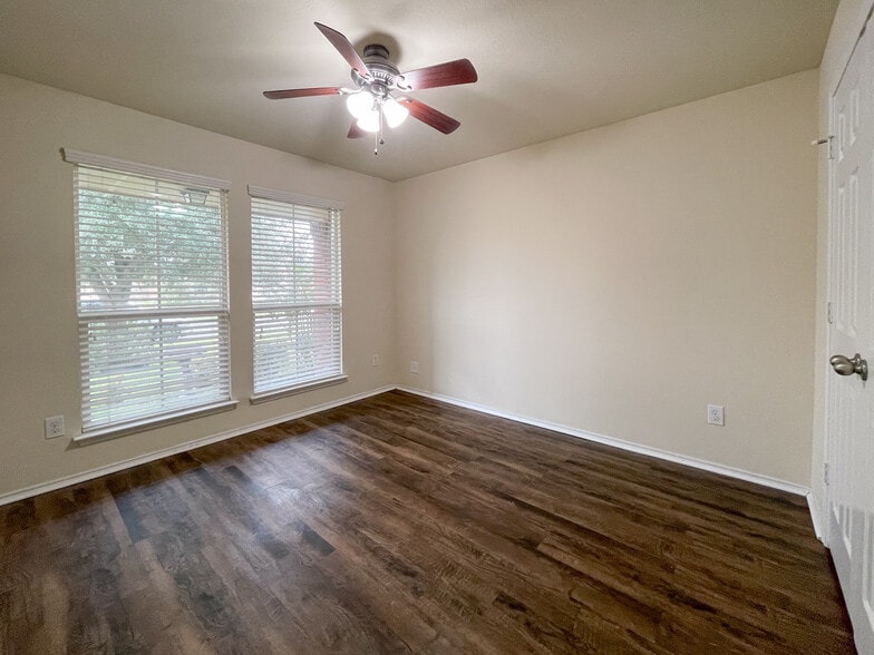 Building Photo - 6632 Burling St