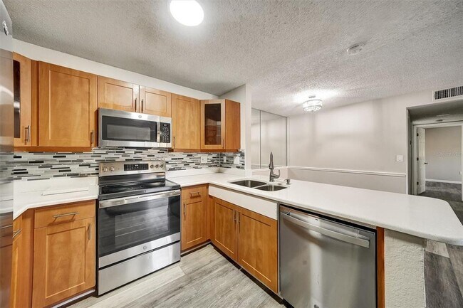 Building Photo - 5729 Baywater Dr