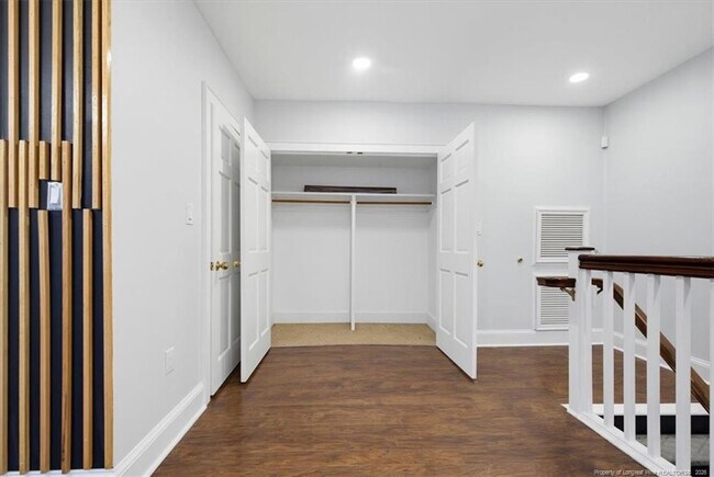 Building Photo - 123 Anderson St