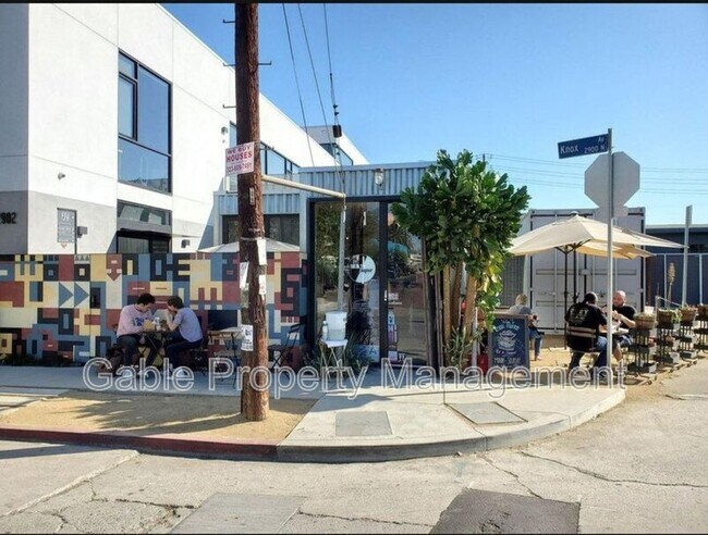 Building Photo - 2320 Fernleaf St