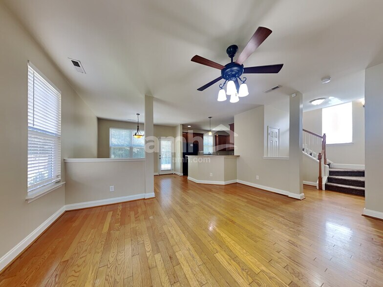 Building Photo - 284 Killarney Trl